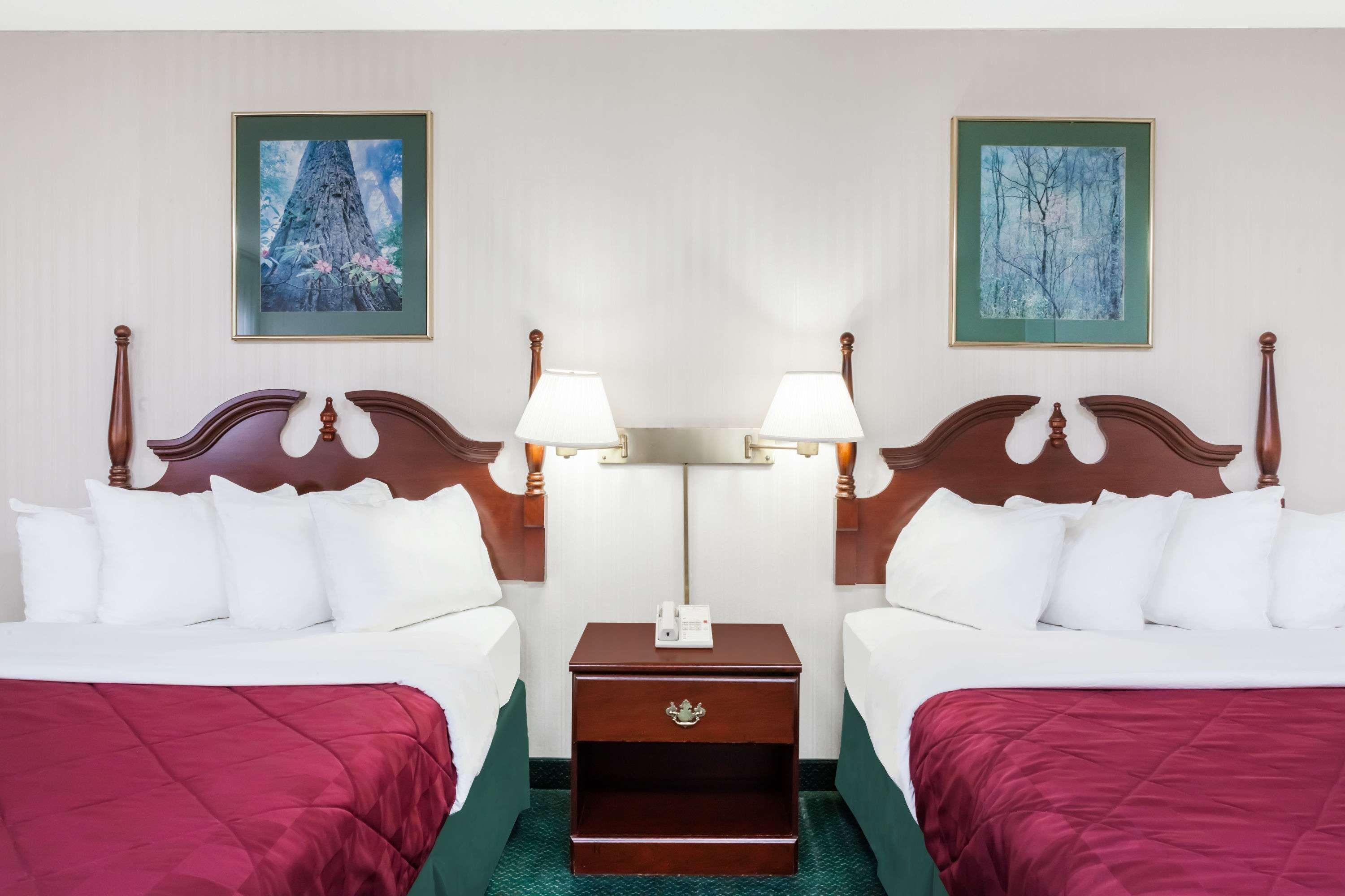 Baymont By Wyndham Queensbury/Lake George Extérieur photo