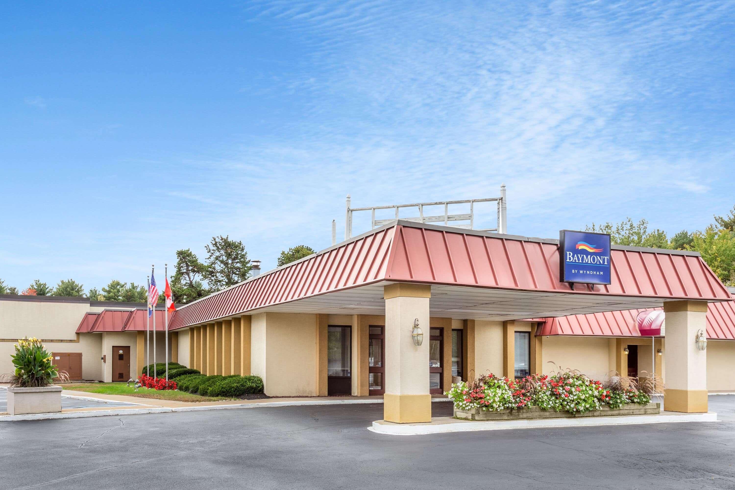 Baymont By Wyndham Queensbury/Lake George Extérieur photo