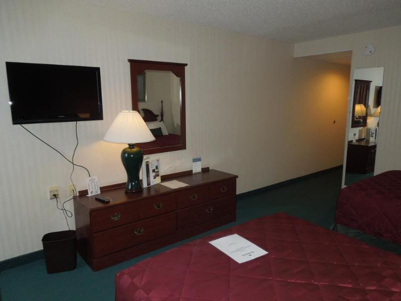 Baymont By Wyndham Queensbury/Lake George Extérieur photo