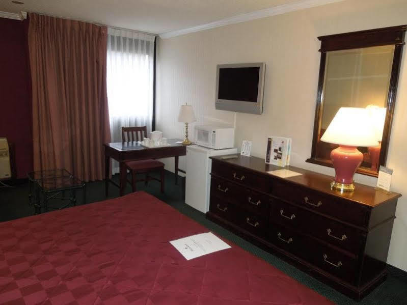 Baymont By Wyndham Queensbury/Lake George Extérieur photo