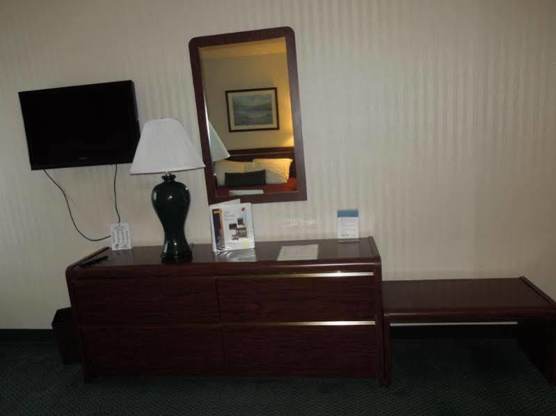Baymont By Wyndham Queensbury/Lake George Extérieur photo